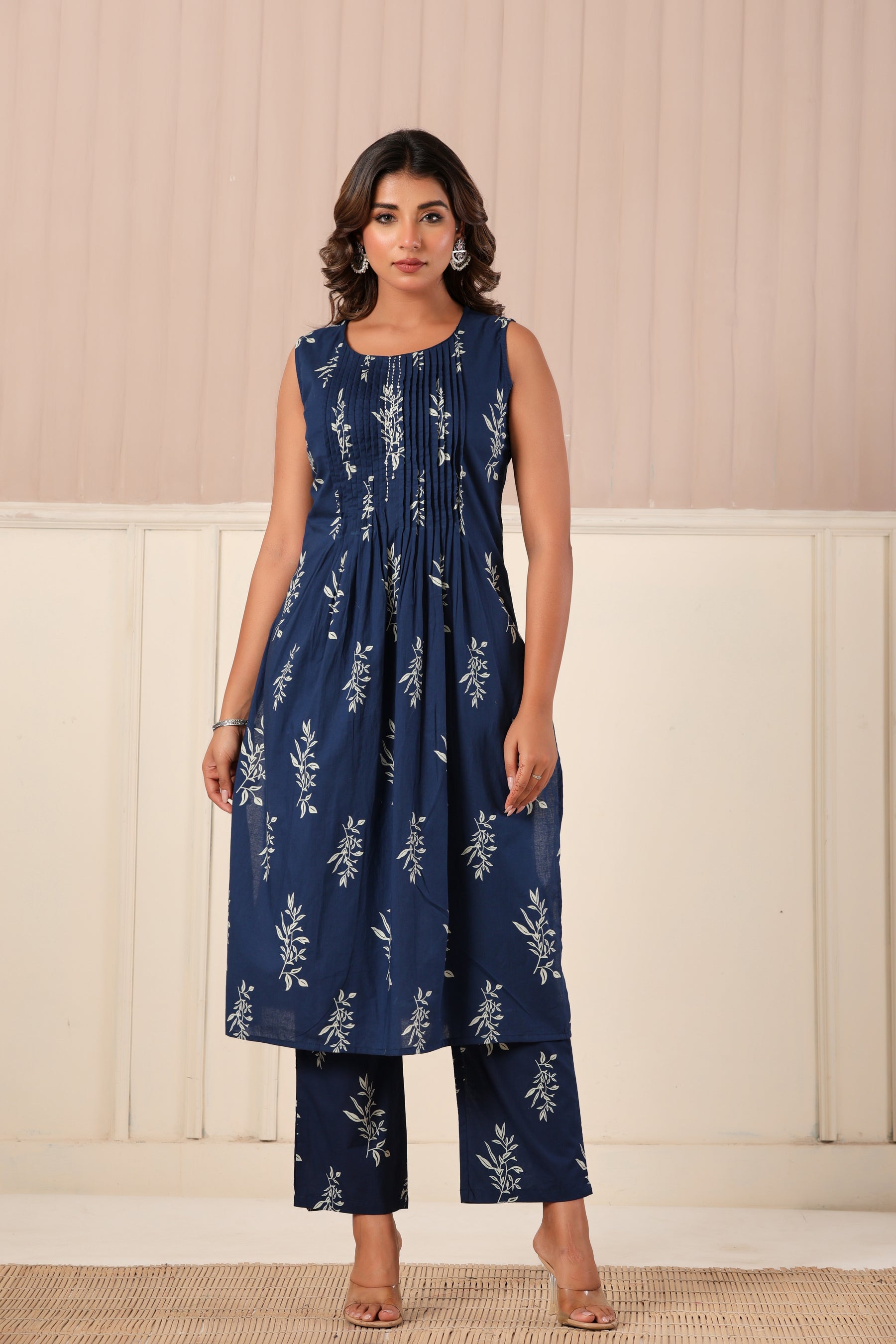 Navy blue sleeveless floral pleated cotton kurta set