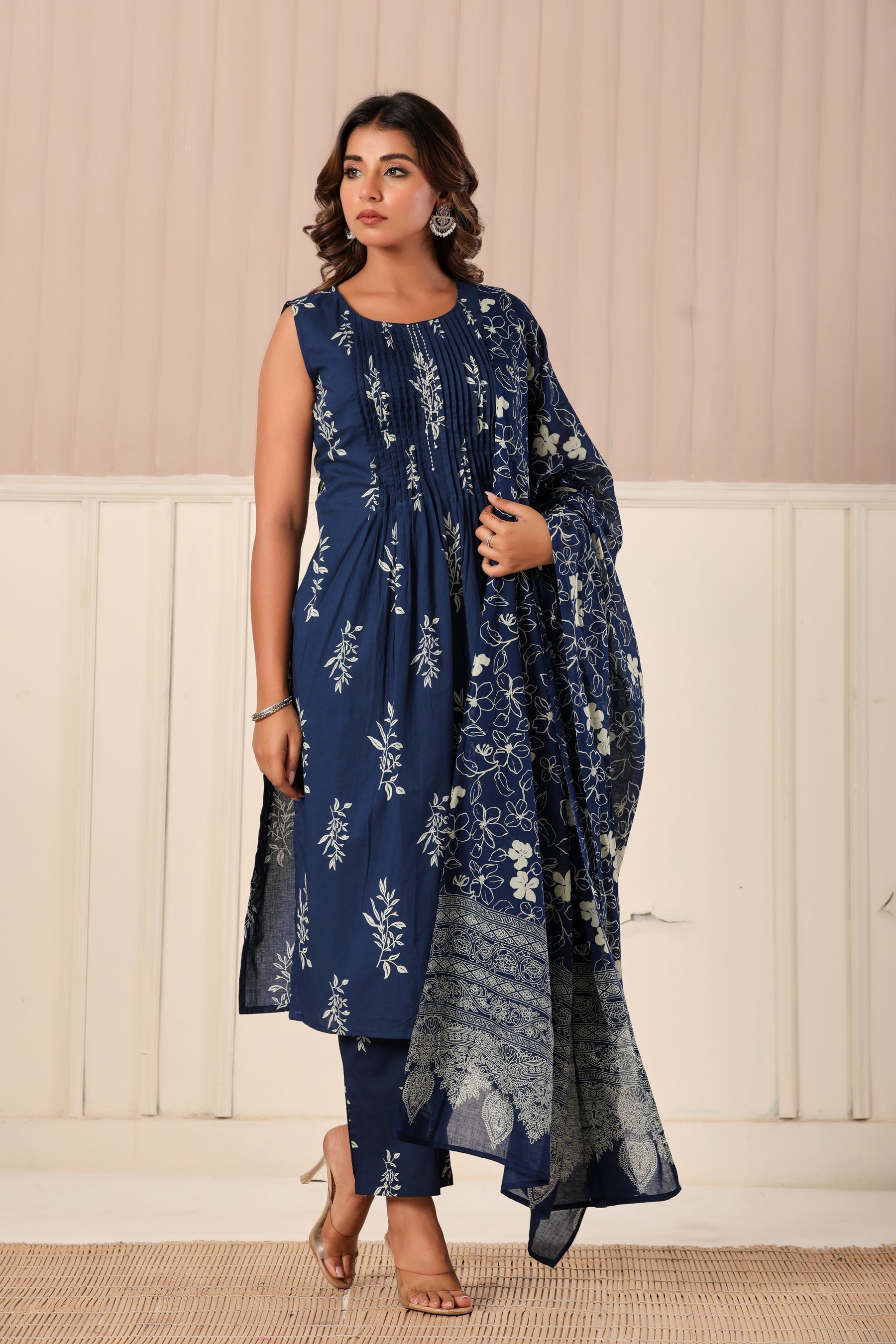 Navy blue sleeveless floral pleated cotton kurta set