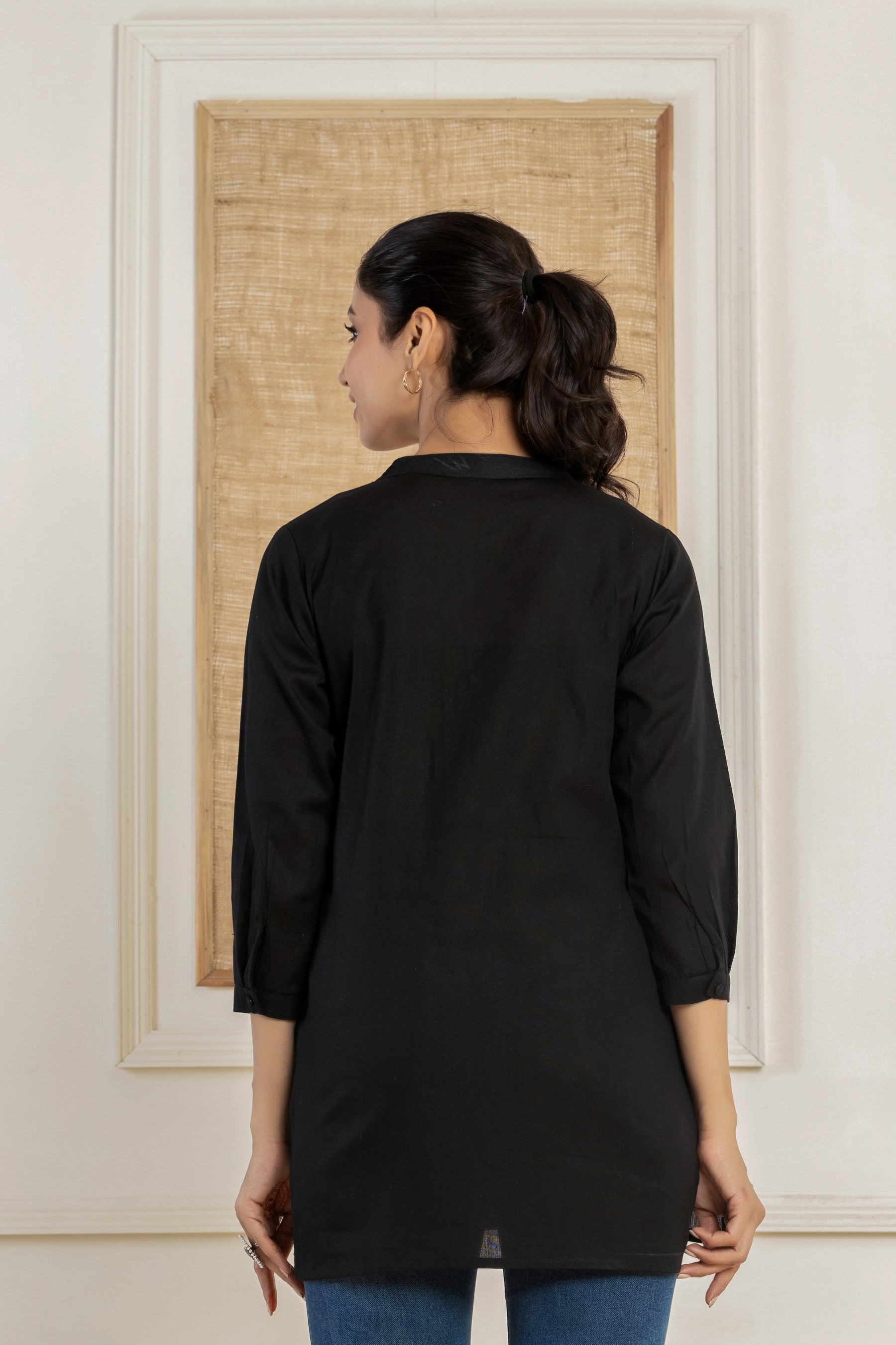Solid black flex top with potli buttons