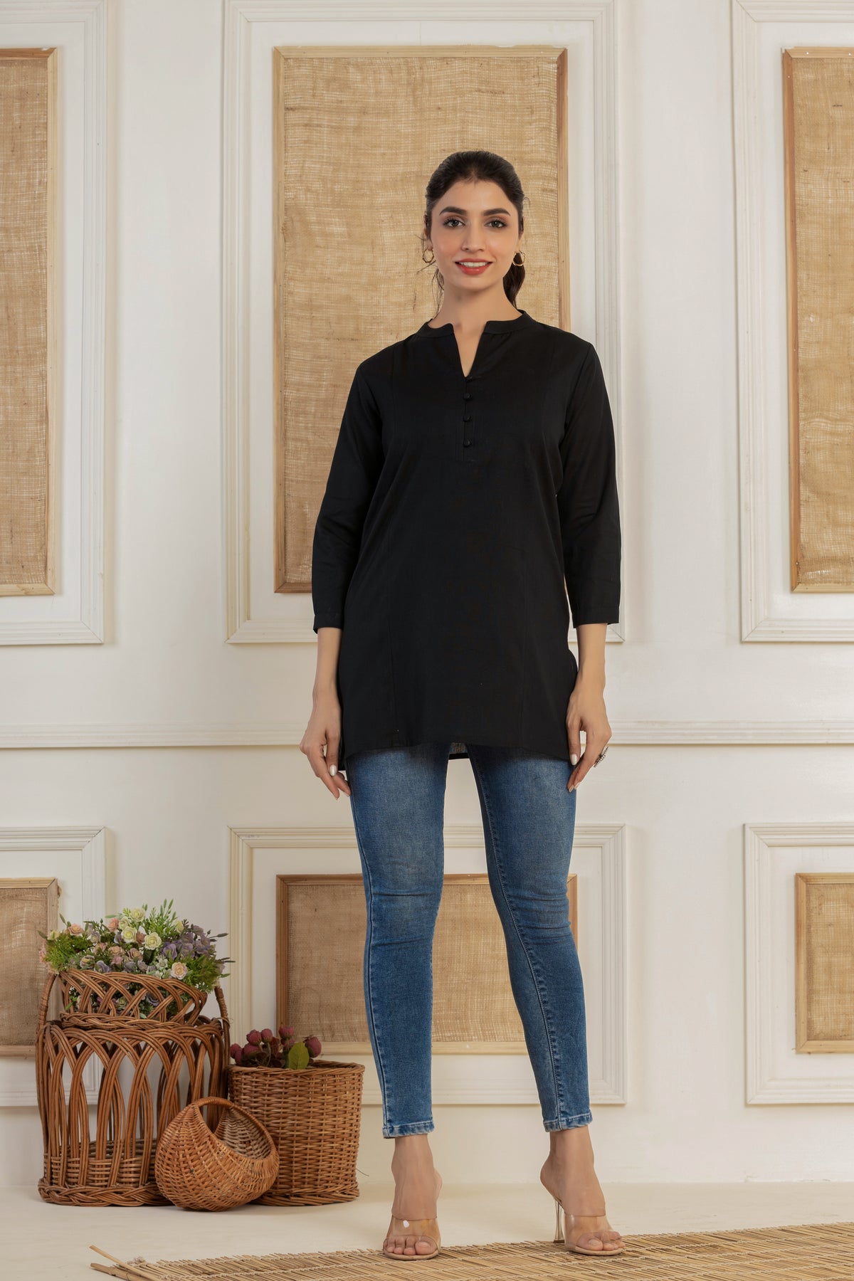 Solid black flex top with potli buttons