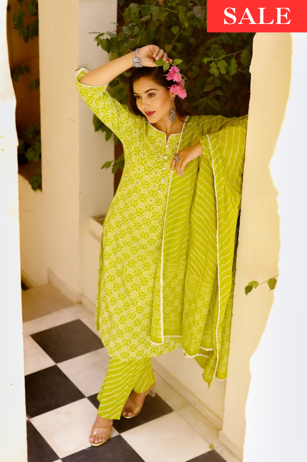 Bandhani Printed Straight Kurta Set With Dupatta