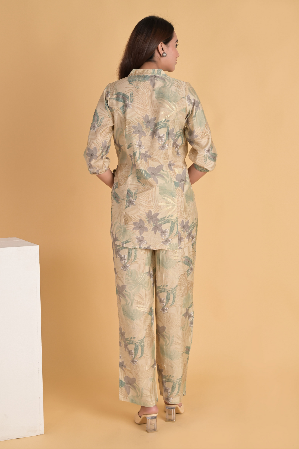 Tie-up Green and Beige co-ord set