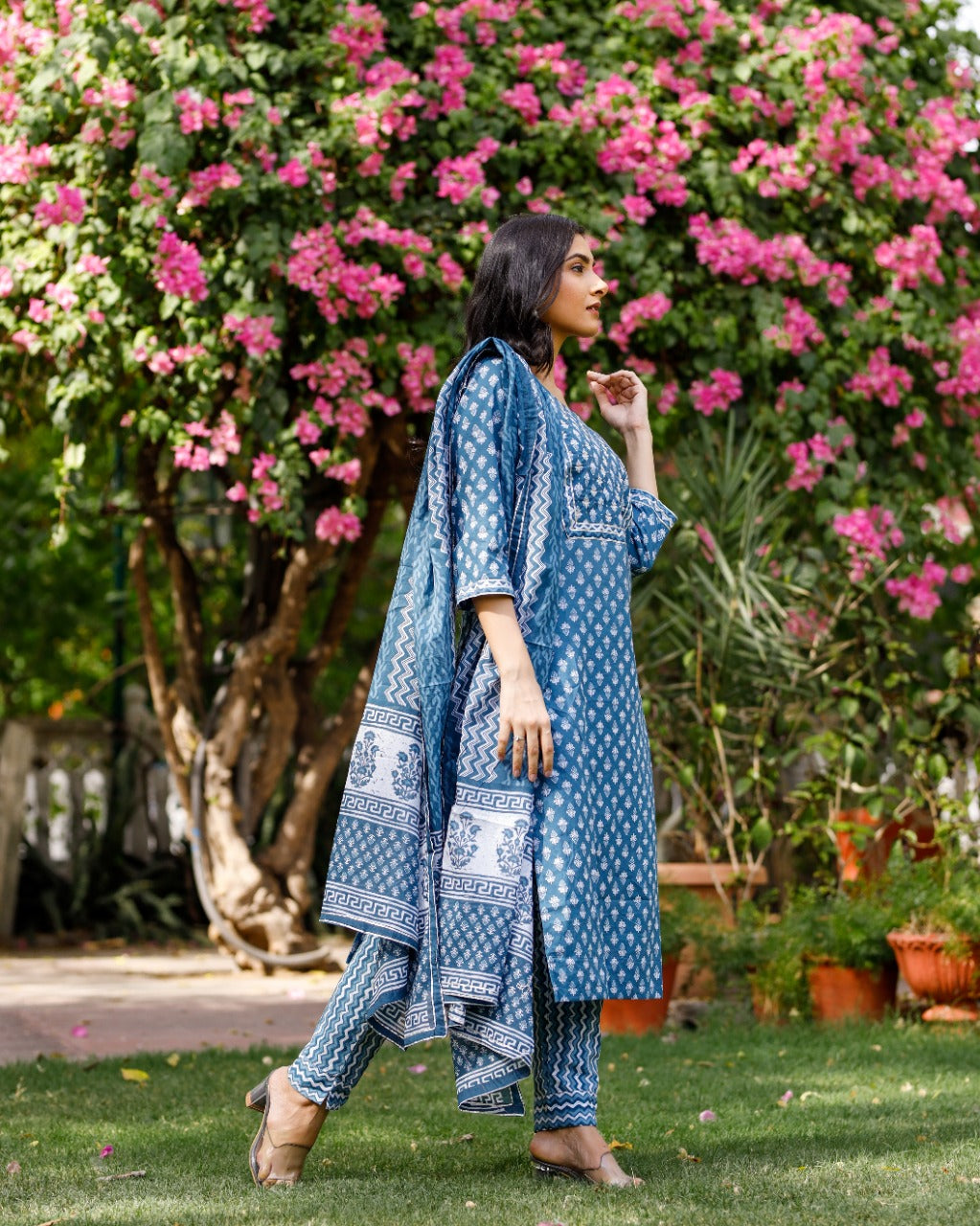 Zari Embridered Cotton Kurta Set