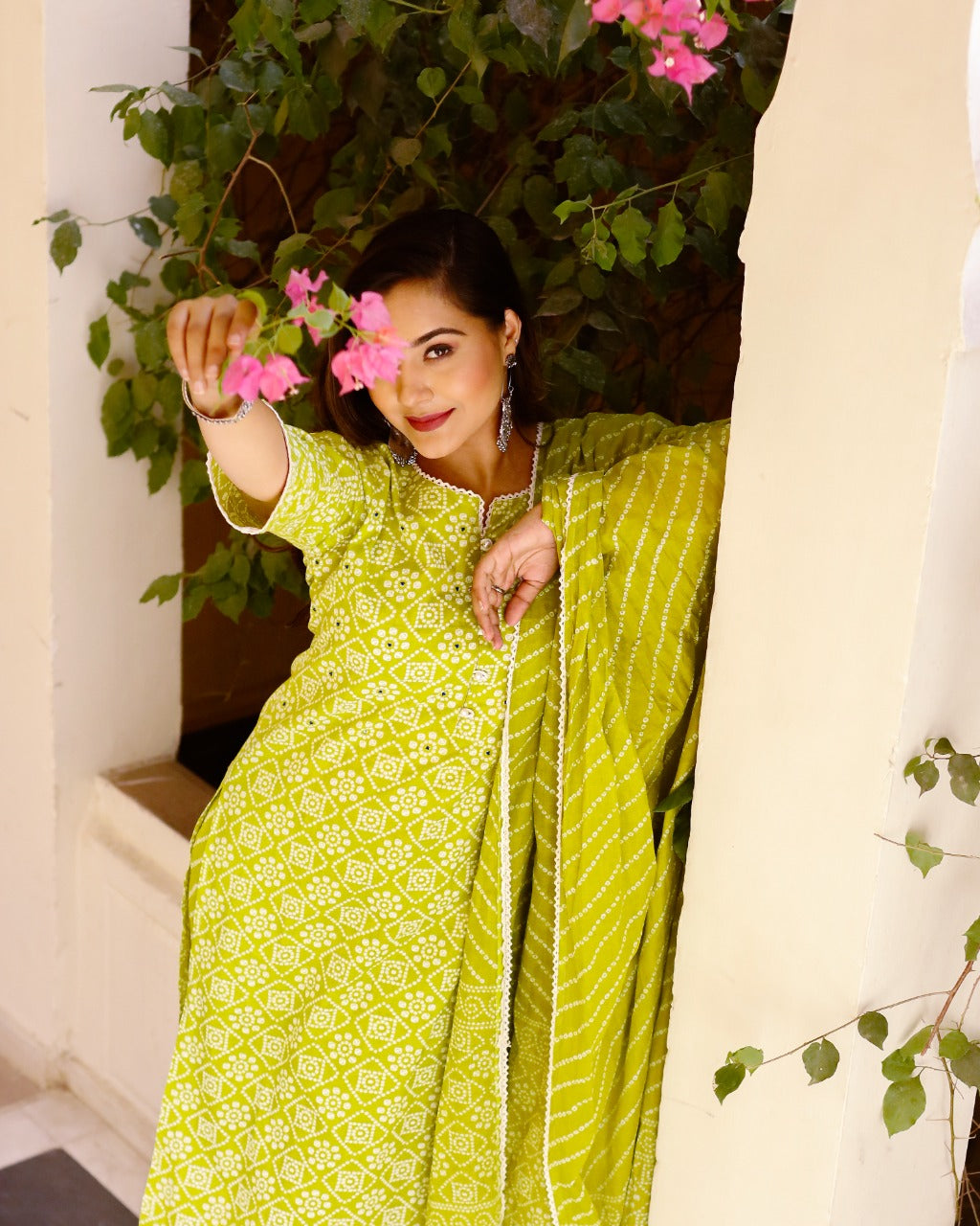 Bandhani Printed Straight Kurta Set With Dupatta