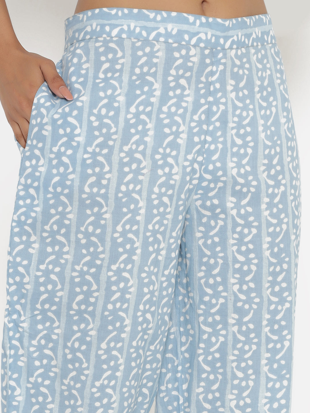 Chinese Collar Kurta Set With Floral Motifs