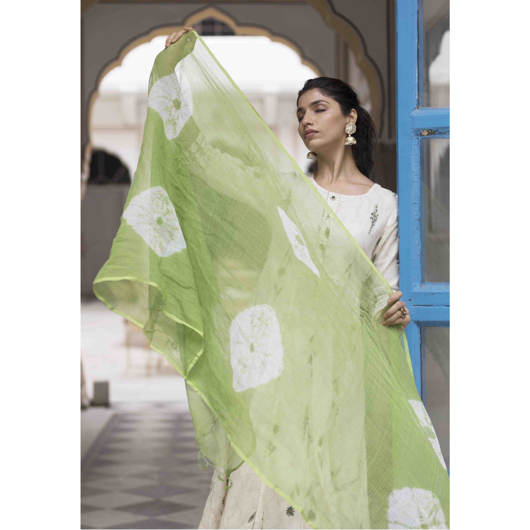 Mulmul Kurta With Tie-Dye Dupatta