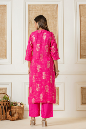 Muslin foil printed pink kurta set with leheriya dupatta