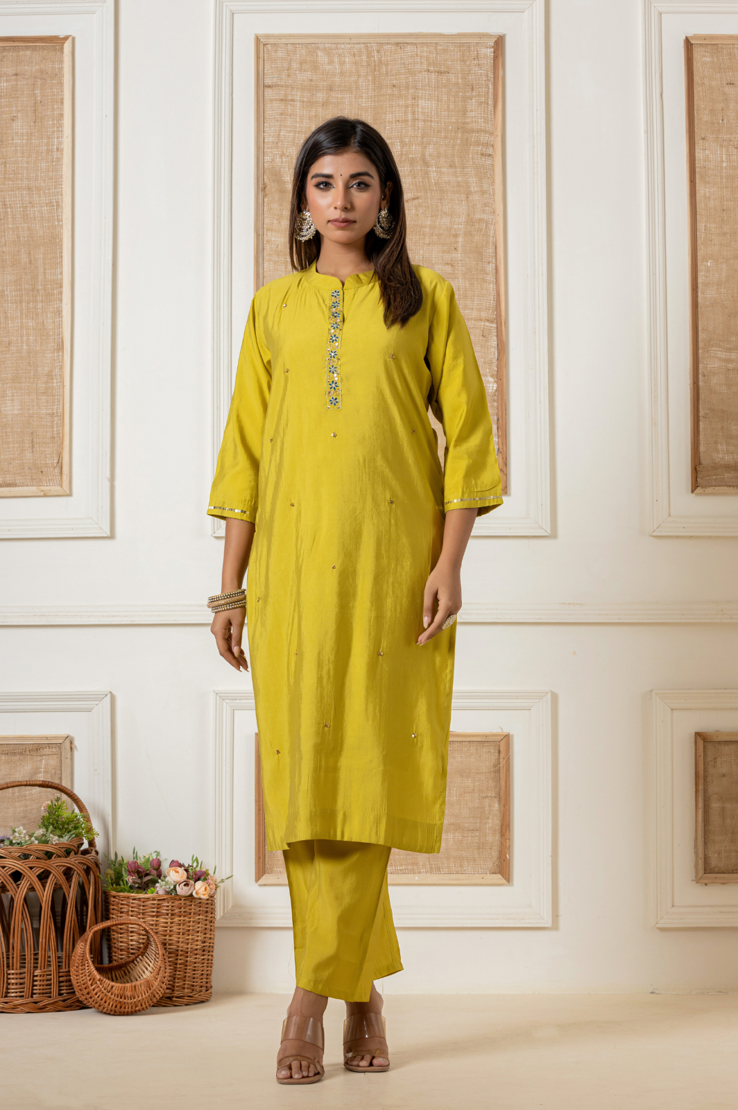 Muslin green kurta set with contrast bandhani dupatta