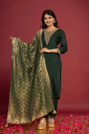 Solid green muslin kurta set with banarasi dupatta