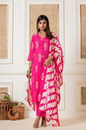 Muslin foil printed pink kurta set with leheriya dupatta