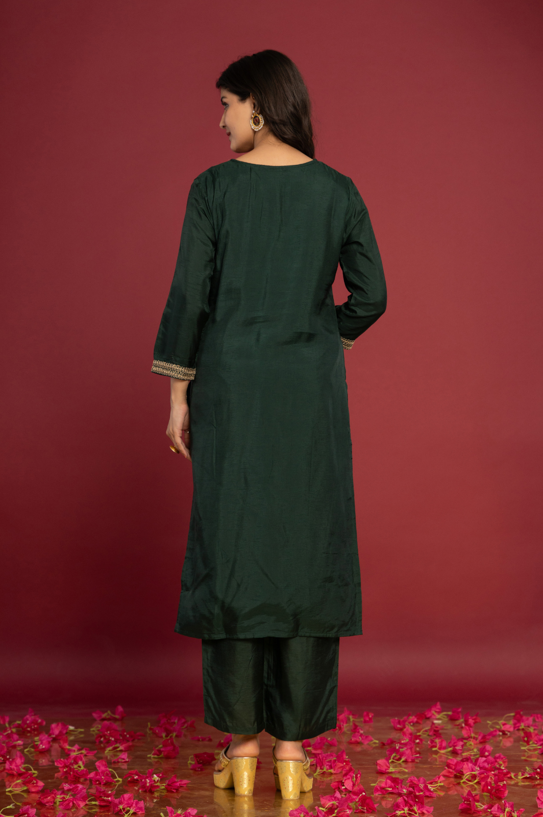 Solid green muslin kurta set with banarasi dupatta