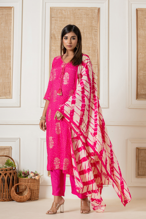 Muslin foil printed pink kurta set with leheriya dupatta