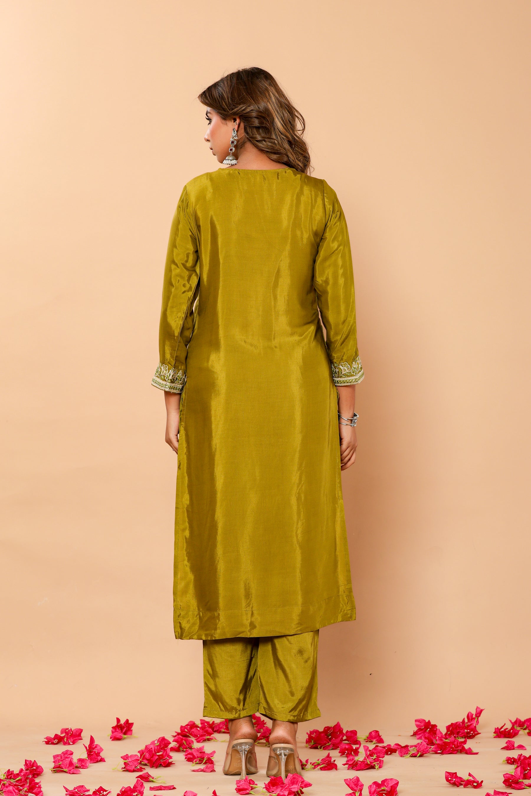 Muslin embroidered green kurta set