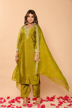 Muslin embroidered green kurta set