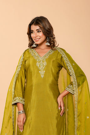 Muslin embroidered green kurta set