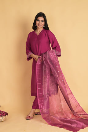 Pink kurta set with tissue dupatta