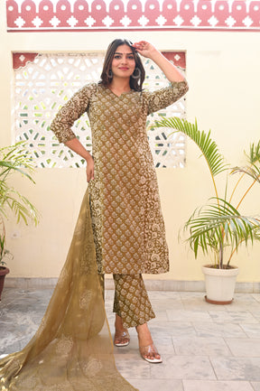 A line Panelled Green Cotton Kurta Set