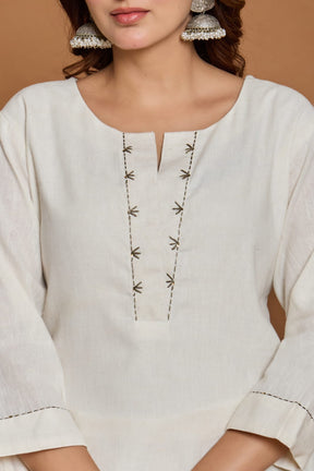White kurta set with abstract print dupatta